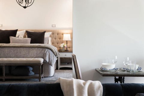 Provence Spa Villa 2 - Accommodation Melbourne 1