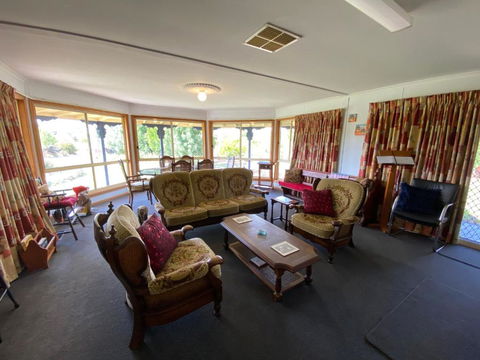 Pull Up Stumps - Accommodation Melbourne 2