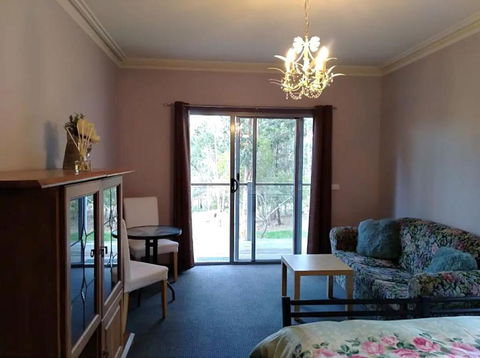 Purple House - Corner Spa, Views And Wildlife - Accommodation Melbourne 3