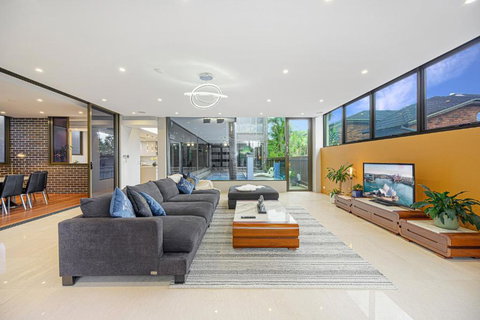 Putney Brand New Luxury House Pool & Waterview - Accommodation Melbourne 1