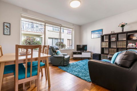 Quaint & Homey Ripponlea Flat - Accommodation Melbourne 0