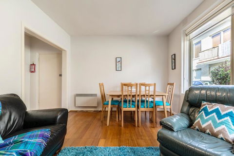 Quaint & Homey Ripponlea Flat - Accommodation Melbourne 2