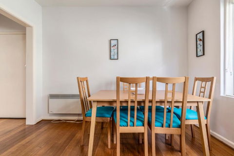 Quaint & Homey Ripponlea Flat - Accommodation Melbourne 3