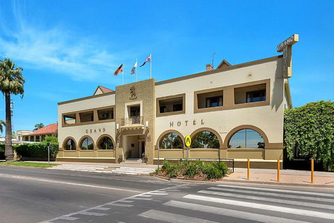 Quality Hotel Mildura Grand - Melbourne 4u 0