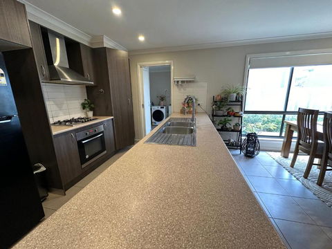 Quiet Comfort For Relaxing Stays - Accommodation Melbourne 3