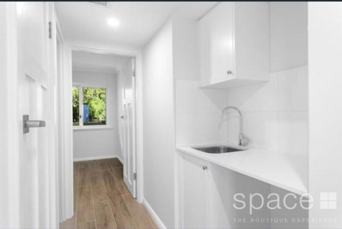 Quintessential Oceanview Apartment In Cottesloe - Accommodation Melbourne 0