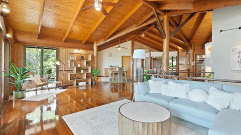 Rainforest Treehouse Sanctuary - With Ocean Views - Accommodation Melbourne 1