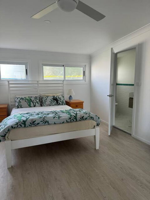 Rare Broulee Beachfront House - Accommodation Melbourne 1