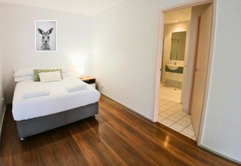 Readyset Apartments At Dockside - Accommodation Melbourne 3