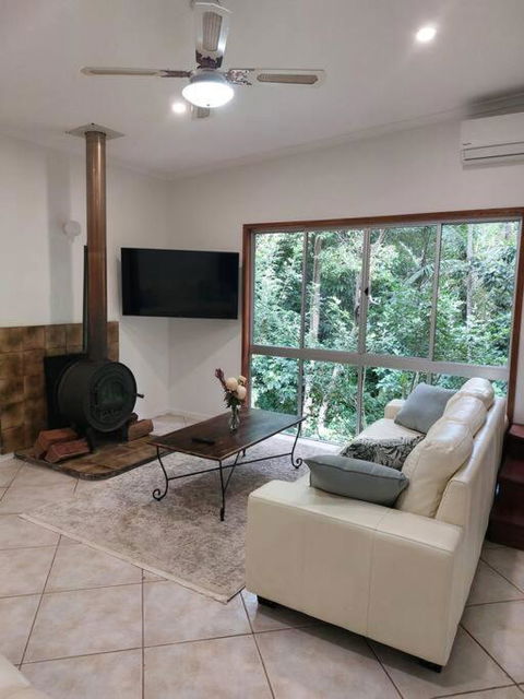 Rainforest Retreat-Fireplace-BBQ-3 Acres- - Accommodation Melbourne 1