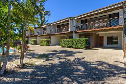 Rainbow Surf 5 - Accommodation Melbourne 2