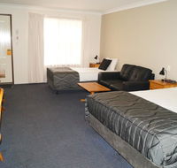 Asters On James Motor Inn - Accommodation Melbourne
