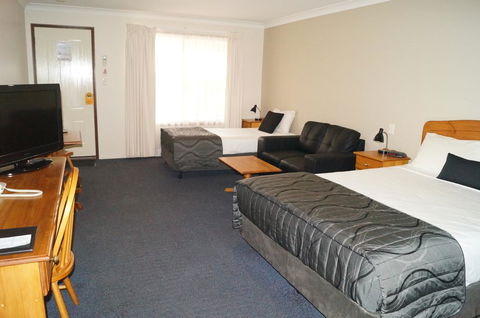 Asters On James Motor Inn - Accommodation Melbourne 0