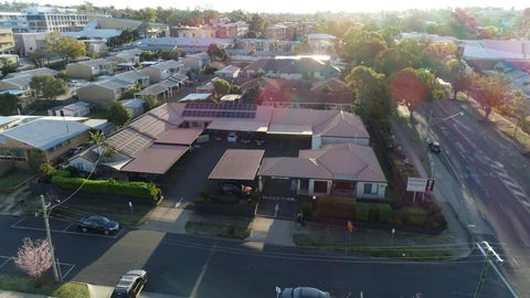 Asters On James Motor Inn - Accommodation Melbourne 1
