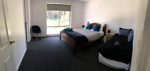 At HOME On HOLMES - Accommodation Melbourne 3