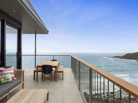 At Wye Eyrie With Arguably The Best Views In Town - Accommodation Melbourne 2