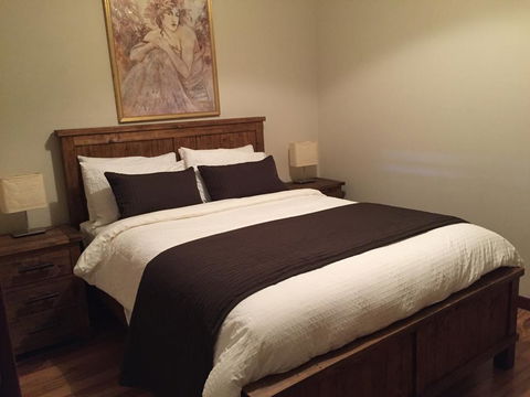 Atina Rocks Country Homestead - Accommodation Melbourne 3