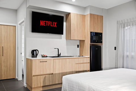AVENUE MOTEL APARTMENTS - Accommodation Melbourne 3