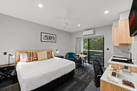AVENUE MOTEL APARTMENTS - Accommodation Melbourne 1