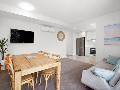 Avoca Beach Pad- 210/14-18 Cape Three Points Rd - Accommodation Melbourne 1