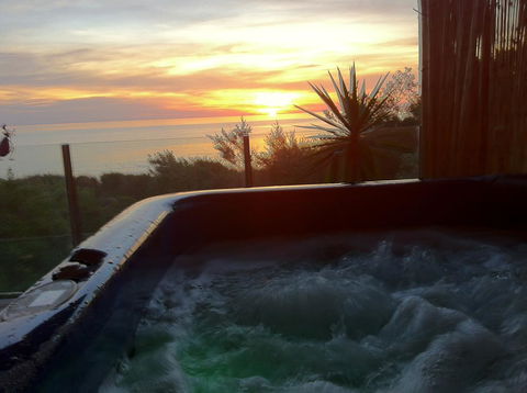 Award Winning Beach Front Retreat - Accommodation Melbourne 0