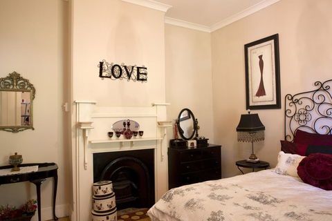 Azalea Cedar-Rose Barossa Valley Villa - Accommodation Melbourne 2