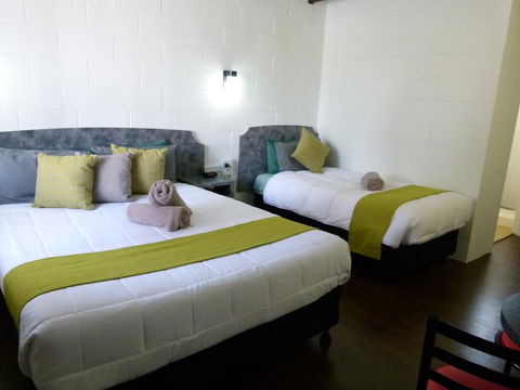 Azalea Motel - Accommodation Melbourne 1