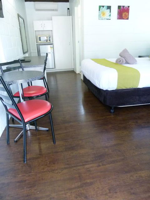 Azalea Motel - Accommodation Melbourne 0