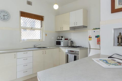 B6 Close To UWA, Swan River, Cafes & The New Childrens Hospital - Accommodation Melbourne 3