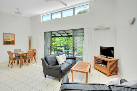 Baden 46 - Rainbow Shores, Walk To Beach, Top Floor, Air Conditioned Unit, Pools - Accommodation Melbourne 0