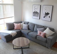 Balcony Retreat Apartment by Ready Set Host - Accommodation Melbourne