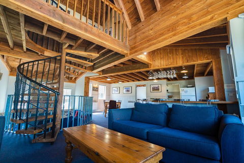 Banjo's Chalet, Alpine-getaways - Melbourne 4u 1