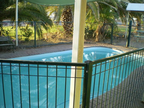 Banjos Overnight And Holiday Units - Melbourne 4u 2