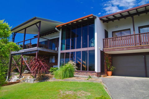 Barrels Beach House, 28 Dulconghi Street - Accommodation Melbourne 0