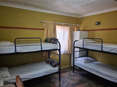 Bateman Bay Holiday Park & Batemans Bay YHA - Melbourne 4u 2