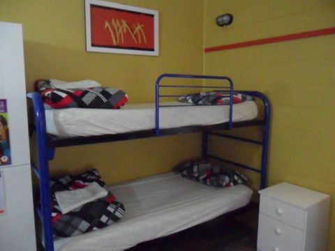 Bateman Bay Holiday Park & Batemans Bay YHA - Melbourne 4u 3