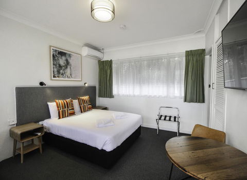 Batemans Bay Hotel - Melbourne 4u 1