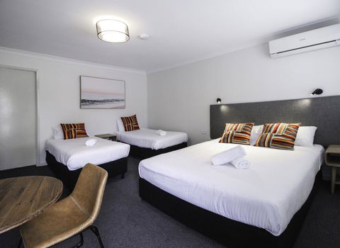 Batemans Bay Hotel - Melbourne 4u 3