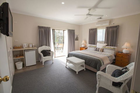 Batemans Bay Manor - Bed And Breakfast - Melbourne 4u 0