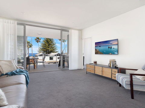 Bathers At The Beach - Across From Surf Beach - Accommodation Melbourne 1