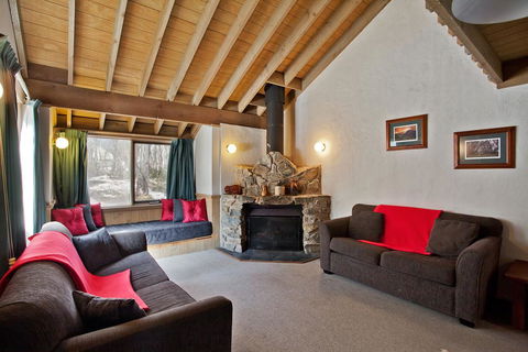 Battys - Accommodation Melbourne 0