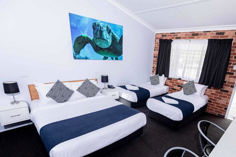 Bay Hotel Motel - Accommodation Melbourne 0