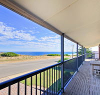 Beach House at Moana - Melbourne 4u