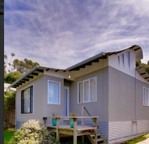 Beach House Getaway 1 - Accommodation Melbourne 0
