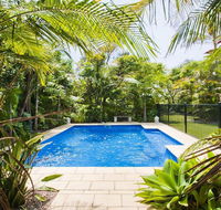 Beachfront Pool House - Absolute beachfront - Accommodation Melbourne
