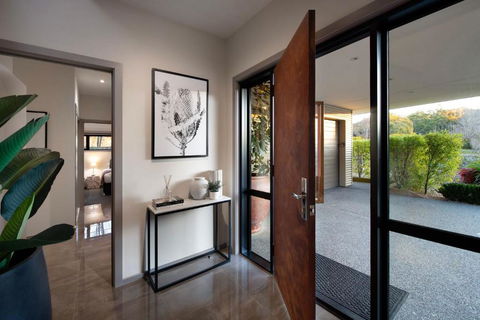 Retreat Lake Daylesford - Free Wifi - Accommodation Melbourne 1