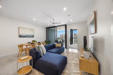 Rivello Apartments - Free Secure Car Park, 6km To City, Ferry Terminal, Eat Street, Rooftop Pool, Sauna, Portside Dinning - Accommodation Melbourne 2