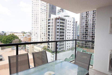 Republic Apartment - Melbourne 4u 3