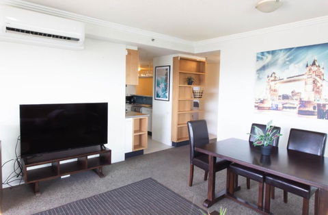 Republic Apartment - Melbourne 4u 0