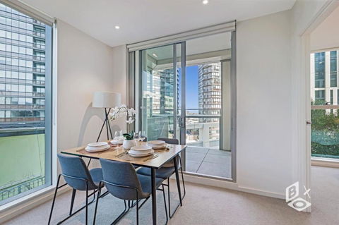 REST COLLECTION Apartments On Collins Docklands - Accommodation Melbourne 3